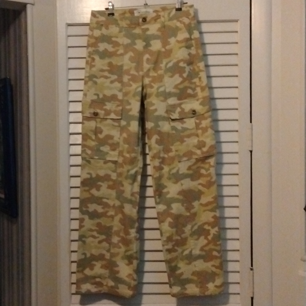 RE generation by celebrity pink size 3/26 pants camouflage
